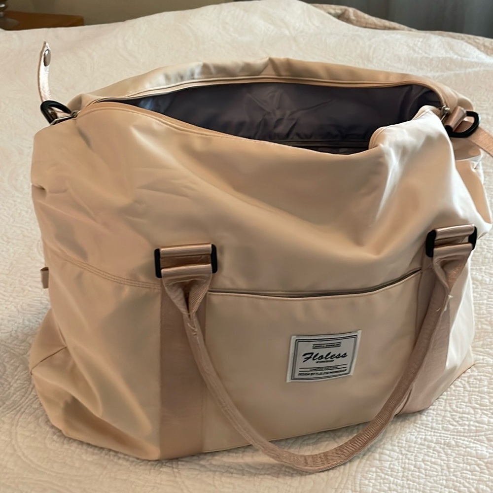 Floless overnight bag Light pink Satin finish